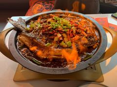 -鸣记脆皮烤鱼·海鲜烤鱼(三八广场店)