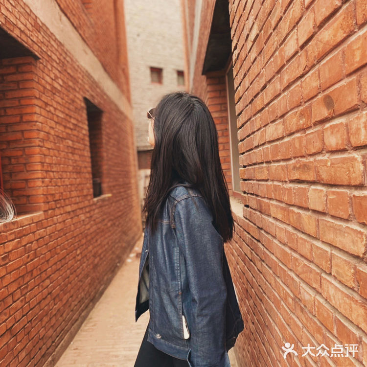 草场地｜兼容市井生活与精神面包的艺术村