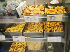 面包甜点陈列柜-上海哈尔滨食品厂(淮海中路店)
