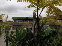 -茅草房·河畔园林火锅