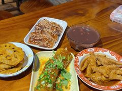 -爆炸头阿姨小四川正宗川味小吃(无任何分店)
