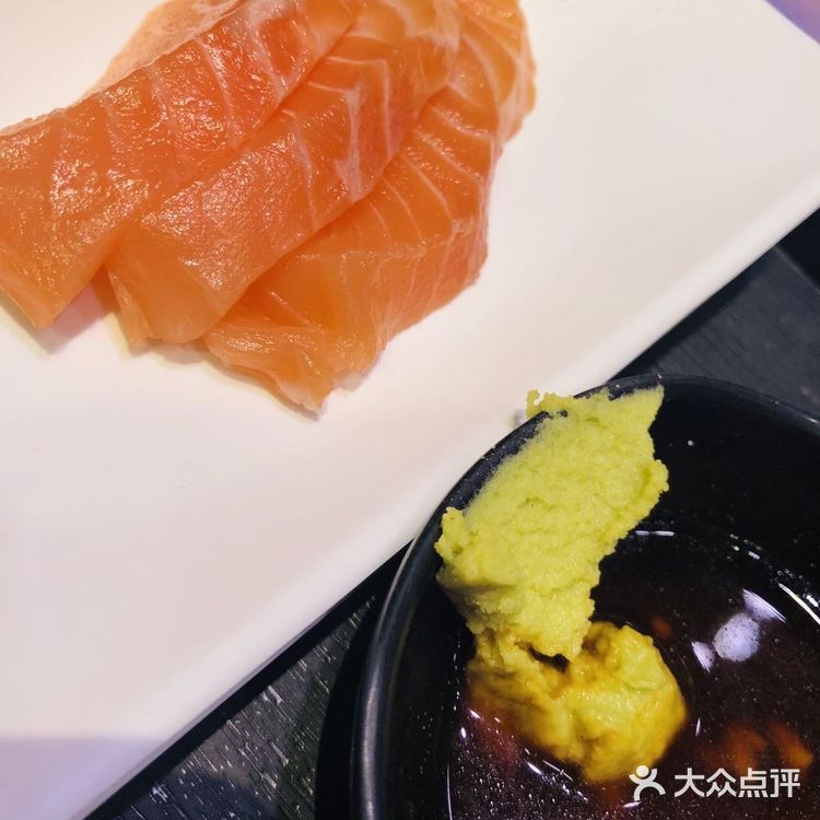 自助是肯定吃不回来的，以我的饭量就是去吃个新鲜