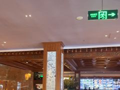 -八府香鸭·啫啫煲(华山路店)