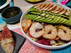 鸡胸肉大虾三色藜麦牛油果沙拉-向日葵十五度餐厅(昌平区店)