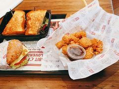 -The Habit Burger Grill 哈比特汉堡(世博店)