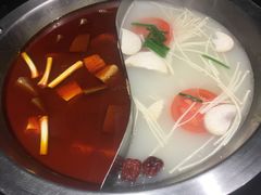 鸳鸯锅底-吴记老锅底麻辣火锅(福州路店)