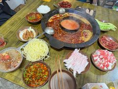 -黄潇洒老火锅(九眼桥宏济巷店)