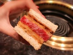 澳洲和牛纽约客炸牛排三明治-老乾杯和牛烧肉(王府中环店)
