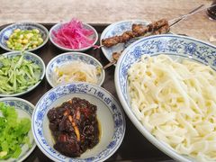 老北京炸酱面-门框胡同百年卤煮(新街口店)