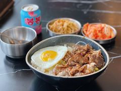 烤牛肉盖饭-HONGA HONGA雄家(曹路店)