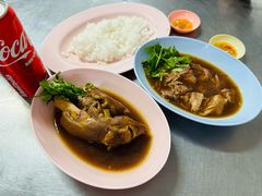 -Kha Mu Charoensang(Silom)