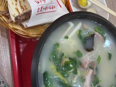 -盛秦腊汁肉白吉馍·米线(北宁湾店)
