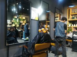 -MOVAN  HAIR莫凡匠人发型屋