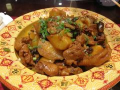 笨鸡炖蘑菇土豆-八大碗(长青街店)