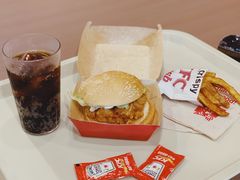 -Jonah's Fruit Shake & Snack Bar