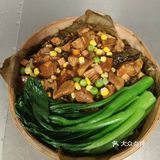 油亮亮的卤肉饭，真满足