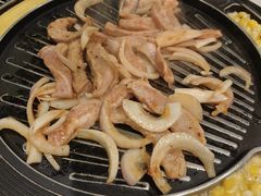 -山野的朋友露营炭火烤肉