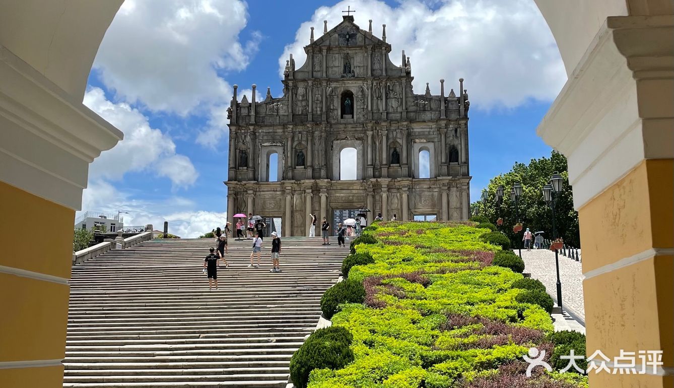 澳门大三巴牌坊地标性建筑加油怎能不打卡胜利