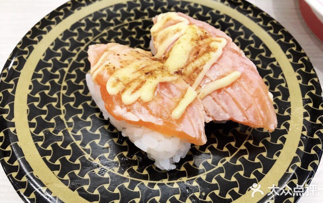 老妈吃了天妇罗寿司。炸猪排寿司。鳗鱼寿司