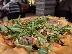 手工制牛肉丸披萨-WOLFGANG PUCK KITCHEN & BAR(迪士尼小镇店)