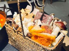 -山缓缓火锅(上海港汇恒隆店)