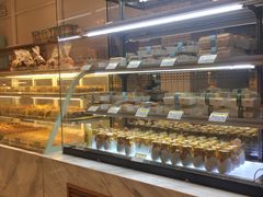 面包甜点陈列柜-老大昌(淮海中路店)
