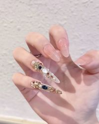 -桃色美甲沙龙