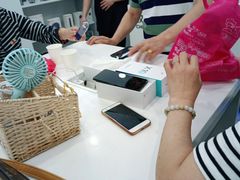 -荣耀授权专卖店(黄浦浙江中路店)