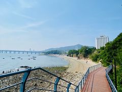-银沙滩浴场