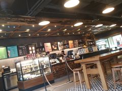 大堂-星巴克臻选(青岛麦凯乐分店)
