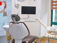 -爱贝口腔·牙周诊疗·种植修复中心