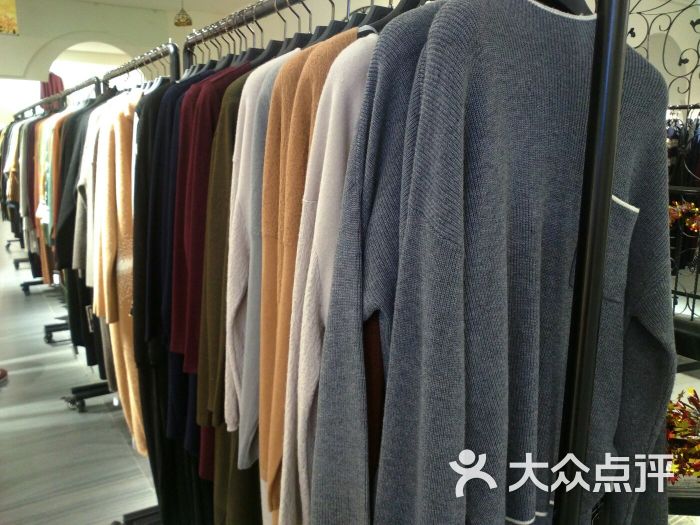 范伦汀服饰工厂店图片 第8张