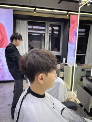 -藤野造型烫发染发