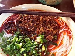 杂酱米线-花老奶米线