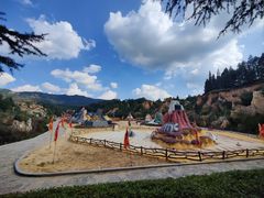 -彩色沙林风景区