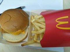 -麦当劳(展览路店)