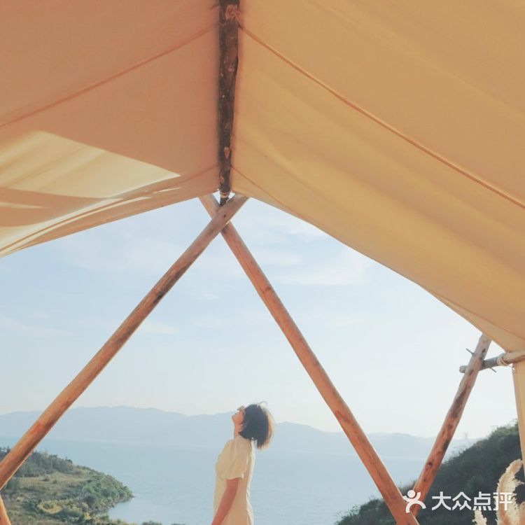 ANNA探店|抚仙湖圣托里尼MU咖啡