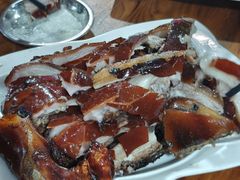 -黄记四更烤乳猪店