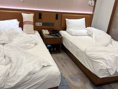 -广东大厦酒店(广州北京路步行街纪念堂地铁站店)