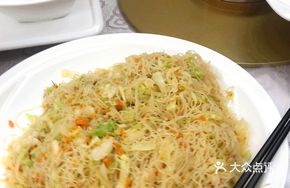 Red Crab Fried Rice Noodles