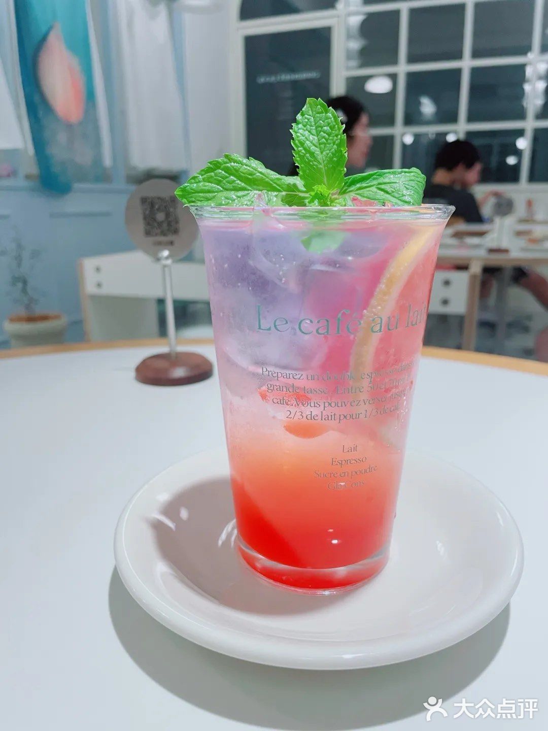 冰块点缀的清凉