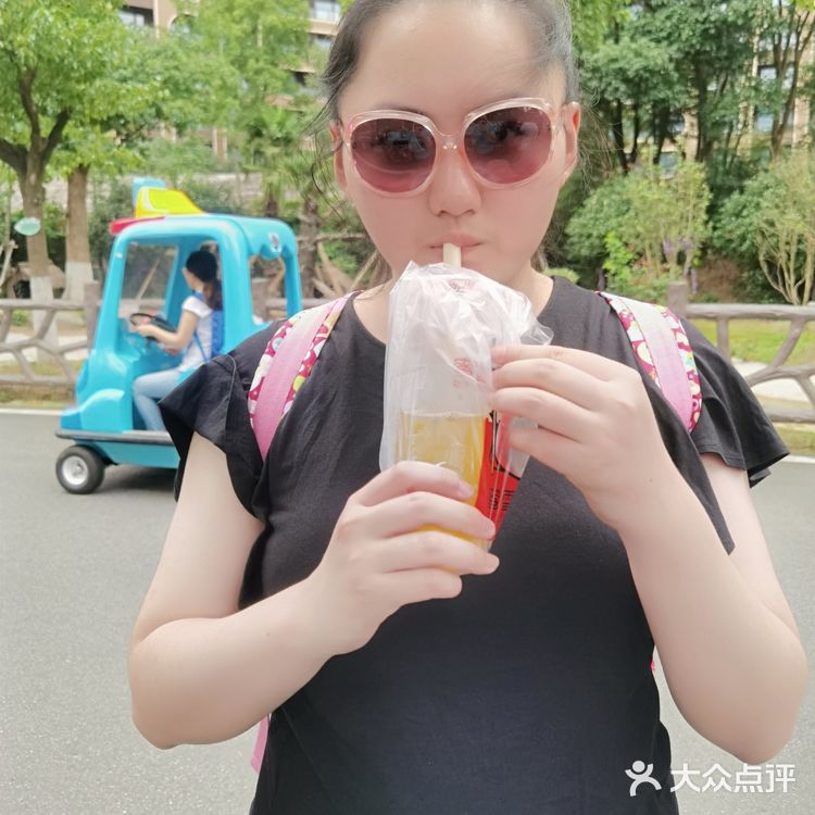 长假来龙之梦动物世界吧[加油]