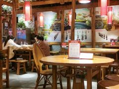 大堂-野山舂·贵州现舂酸汤火锅(鸿通城店)