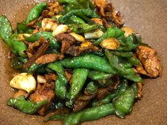 郑哥小炒肉-丹江口渔村·湘味厨房(桃园店)
