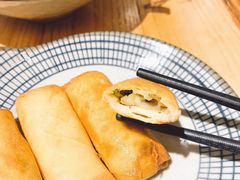 雪菜黄鱼春卷-南小蟹手工點心(三里屯店)