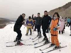 -采薇庄园四季滑雪场