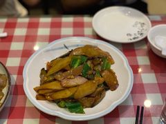 地三鲜-东北哈尔滨酱骨头馆房掌柜铁锅炖