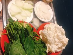 涮菜-洞庭洲·防空洞火锅·烧烤·铜锅涮肉(新百广场店)