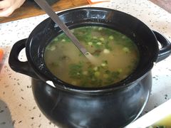 -兔行天下-鸿鹤鲜锅兔(中海国际店)