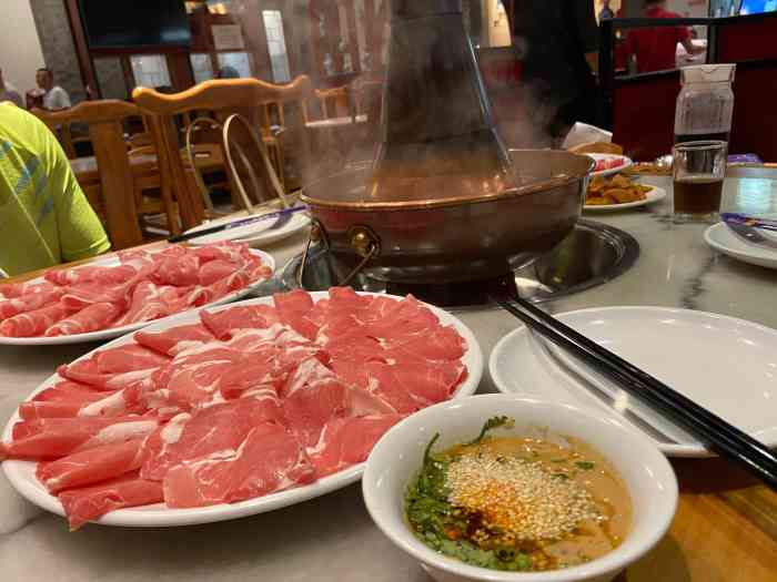 北京董大爷涮肉-琼海店-"都说在琼海的外地人中,当属北京人最多. .
